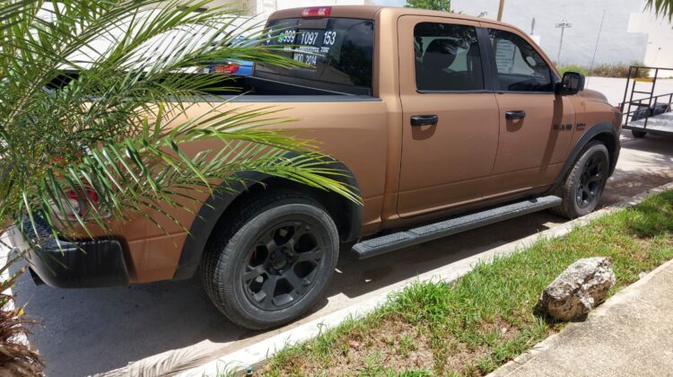 Dodge RAM 1500 Laramie 2014