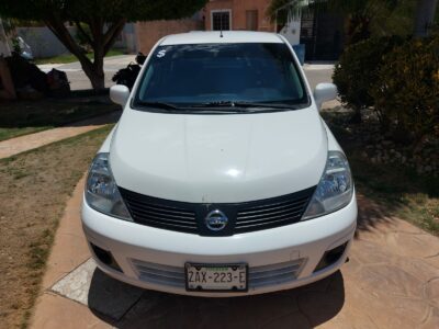 Nissan Tiida Automático Advance 2014