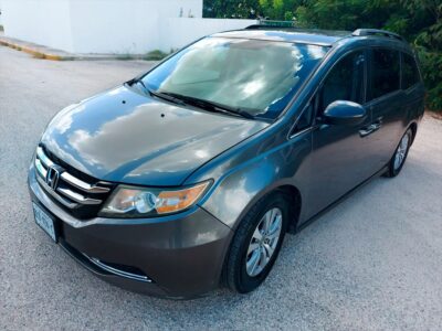 Honda Odyssey Minivan 5pts 2014