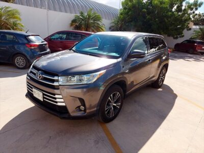 Toyota Highlander LE 2019