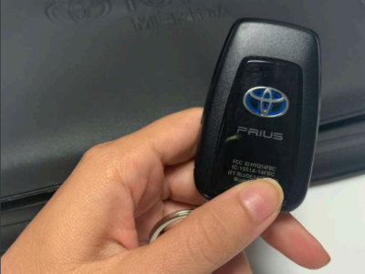 Toyota Prius Híbrido 2020 – Bajo Kilometraje y en excelente estado