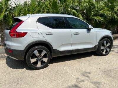 Volvo XC40 Momentum