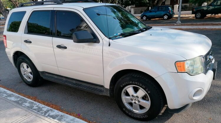 Ford Escape XLS 2009