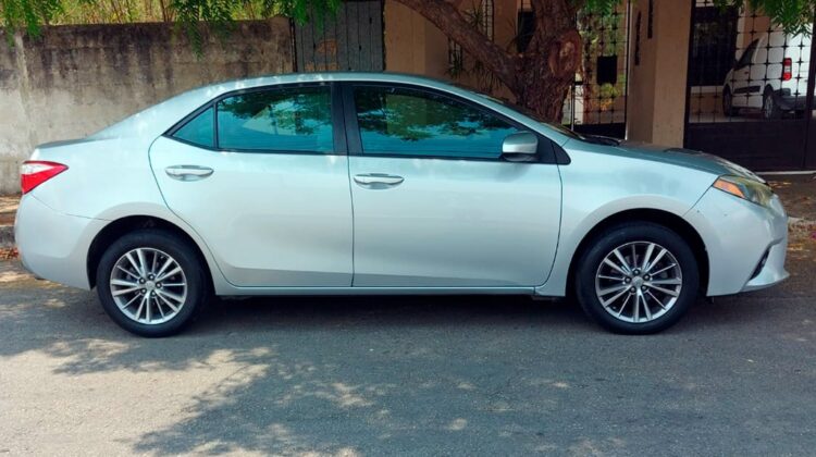 Toyota Corolla LE 2015