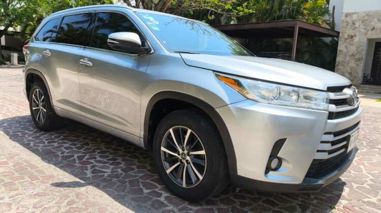 Toyota Highlander XLE 2017