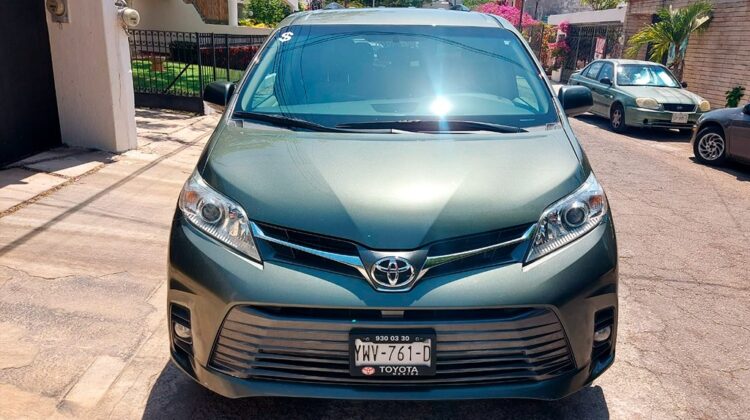 Toyota Sienna XLE 2019