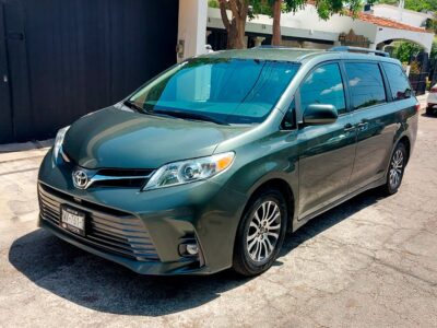 Toyota Sienna XLE 2019