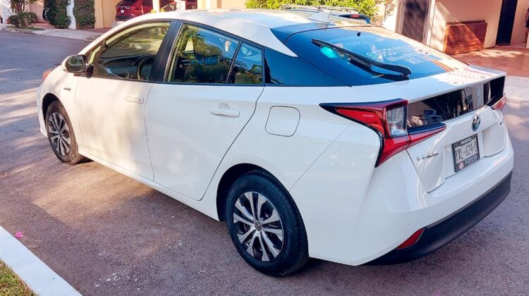 Toyota Prius Híbrido Base 1.8 2021