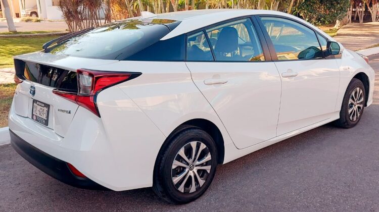 Toyota Prius Híbrido Base 1.8 2021