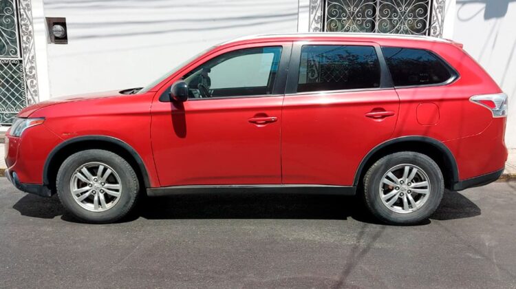 Mitsubishi Outlander SE 2015