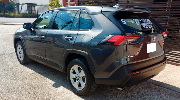 Toyota Rav4 LE 2.5 2019