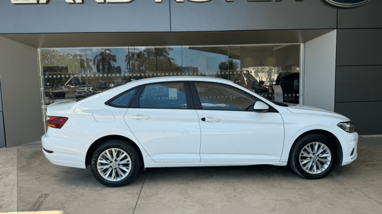 Volkswagen Jetta Confortline (2019)