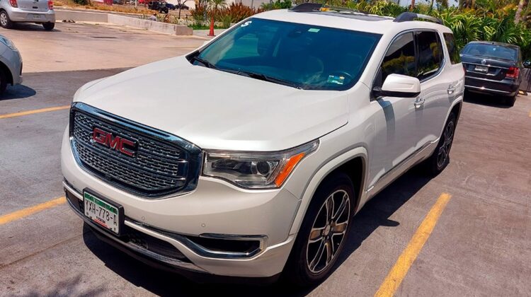 GMC Acadia Denali 2017