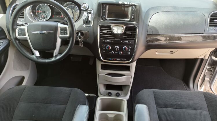 Chrysler Town & Country LI Touring XL 2016