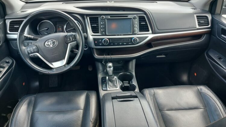 Toyota Highlander Limited Panoramic Roof 2016