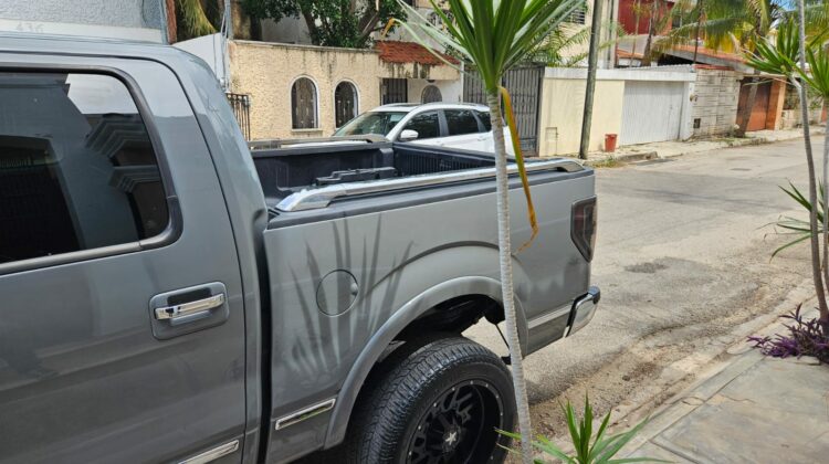 Lincoln Mark LT 2012