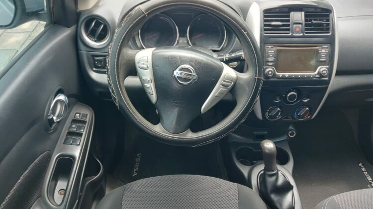 Nissan Versa Advance 2017