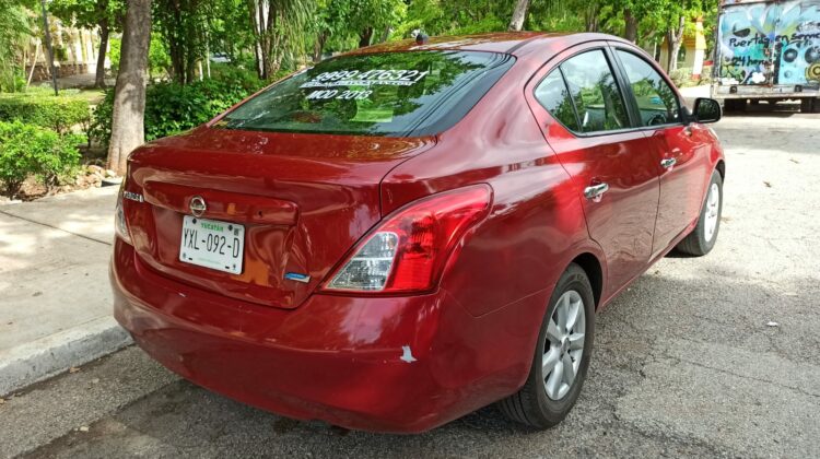 Nissan Versa Exclusive 2013