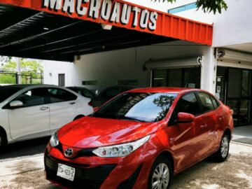 Yaris 2018 Core CVTI-S Rojo