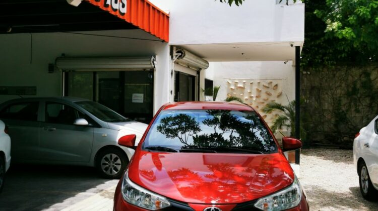 Yaris 2018 Core CVTI-S Rojo