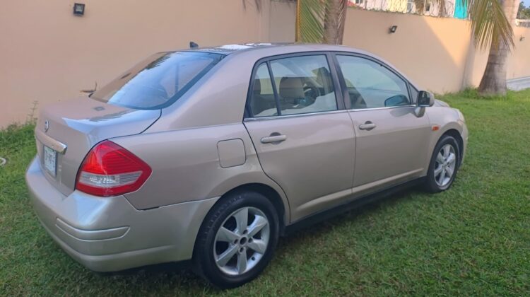 NISSAN TIIDA EMOTION AUT 2011