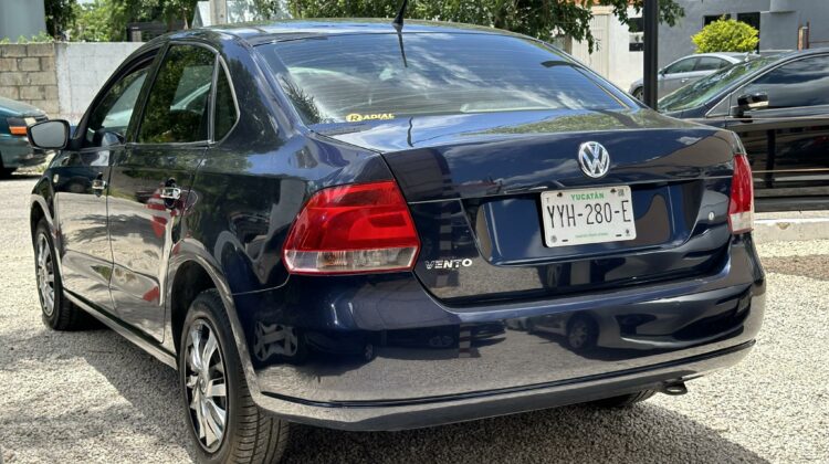 VOLKSWAGEN VENTO 2015