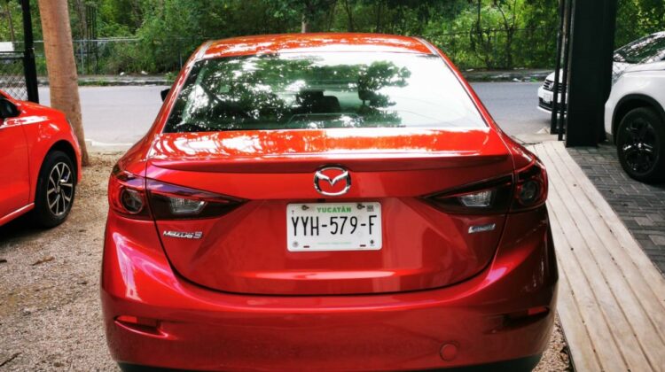 MAZDA 3 SPORT ROJO