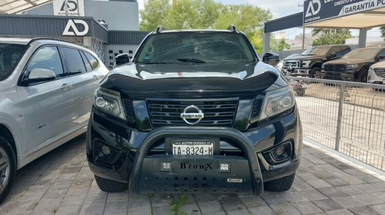 Nissan Frontier Platinum LE 2020