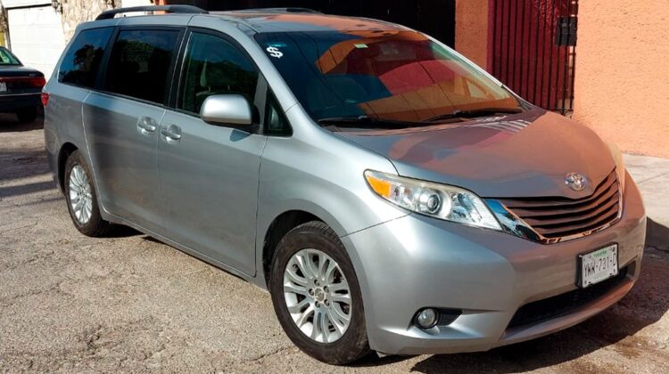 Toyota Sienna XLE 2017