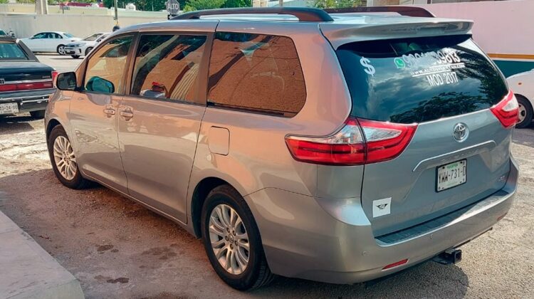 Toyota Sienna XLE 2017