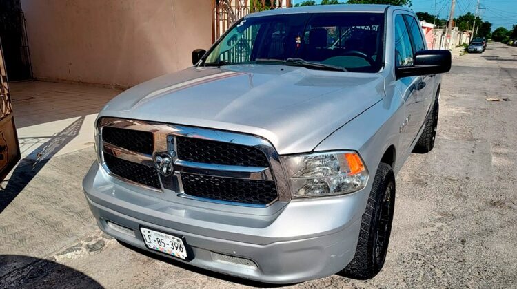 Dodge RAM 2500 SLT 2014