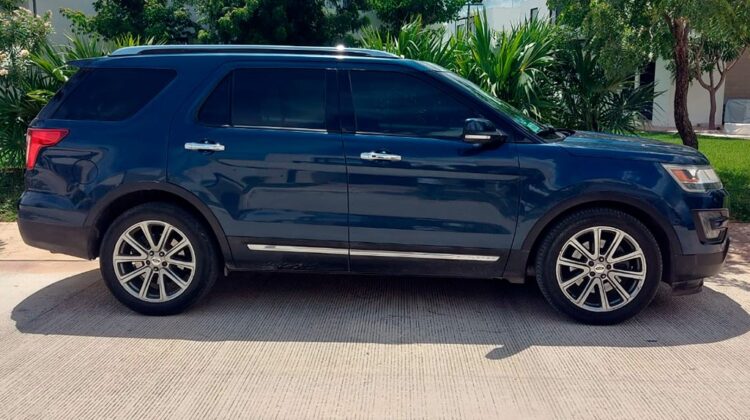 Ford Explorer Limited FWD 4E 2016