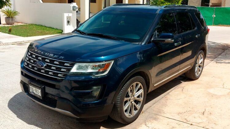 Ford Explorer Limited FWD 4E 2016