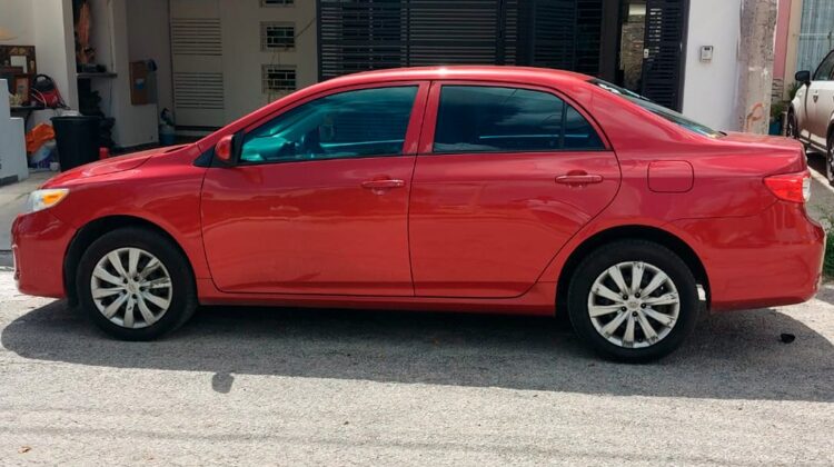 Toyota Corolla LE 2012