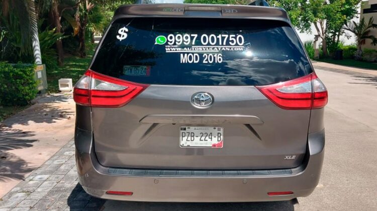 Toyota Sienna XLE 2016