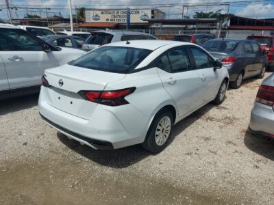 Nissan Versa Sense 2021