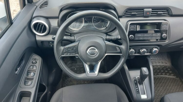 Nissan Versa Sense 2021