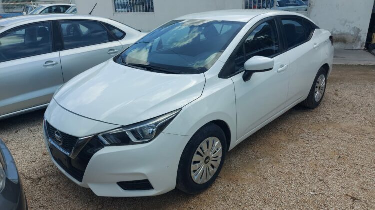 Nissan Versa Sense 2021