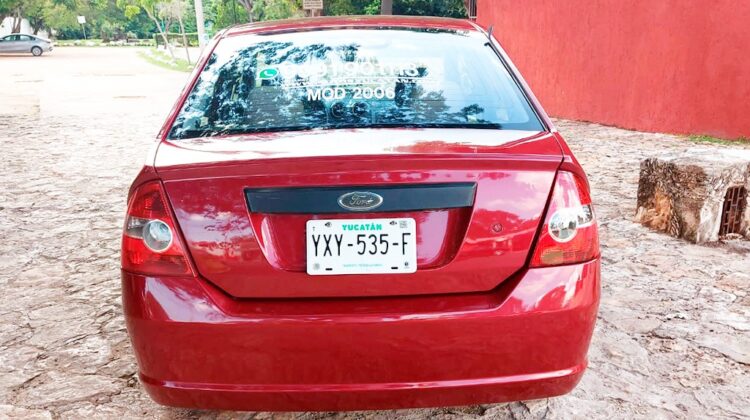 Ford Fiesta Sedán 2006