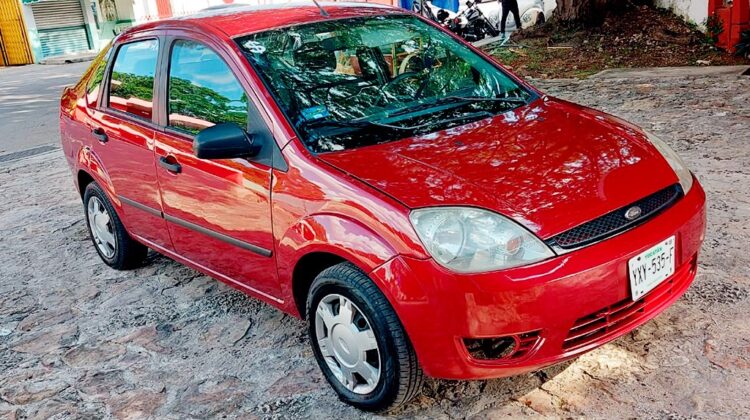 Ford Fiesta Sedán 2006