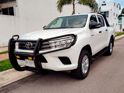 Toyota Hilux SR 2017