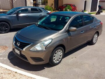 Nissan Versa Sense 2018