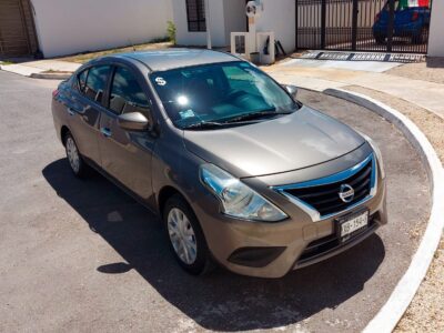 Nissan Versa Sense 2018