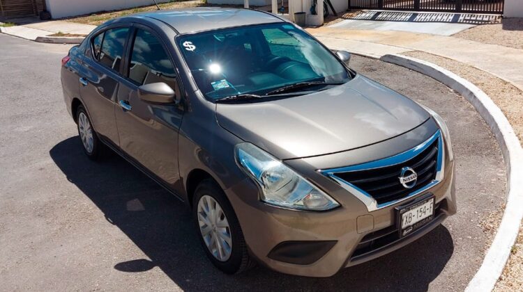 Nissan Versa Sense 2018