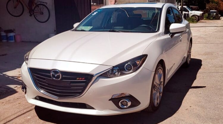 Mazda 3 i Sport Sedán 2015