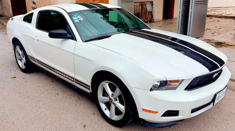 Ford Mustang V6 2012