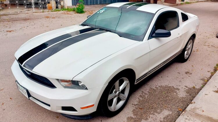 Ford Mustang V6 2012