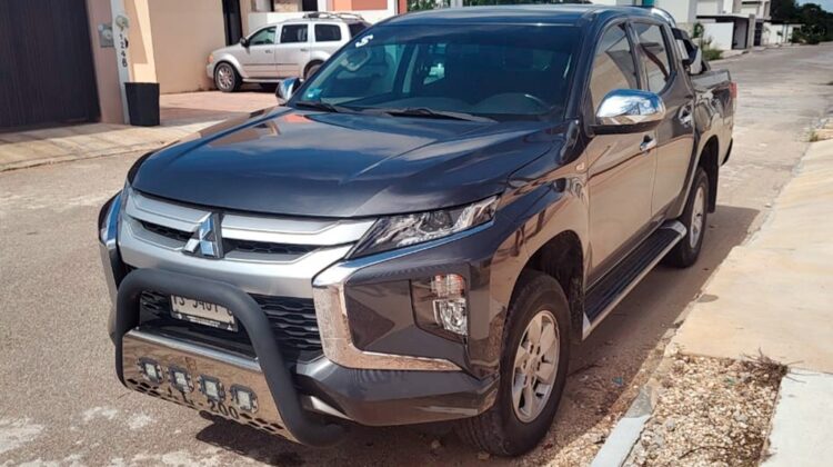 Mitsubishi L200 Doble Cabina 4X2 2021