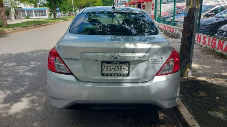 Nissan Versa Advance 2017