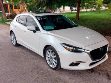 Mazda 3 Grand Touring Hatchback 2018